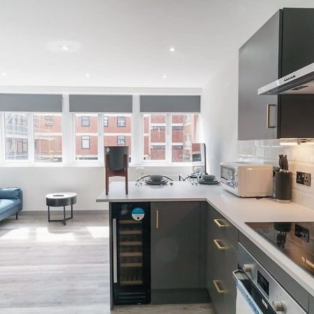Modern 1 Bedroom Apartment In Preston Centre Eksteriør bilde