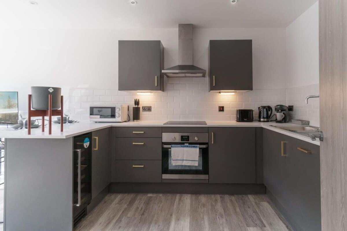 Modern 1 Bedroom Apartment In Preston Centre Eksteriør bilde