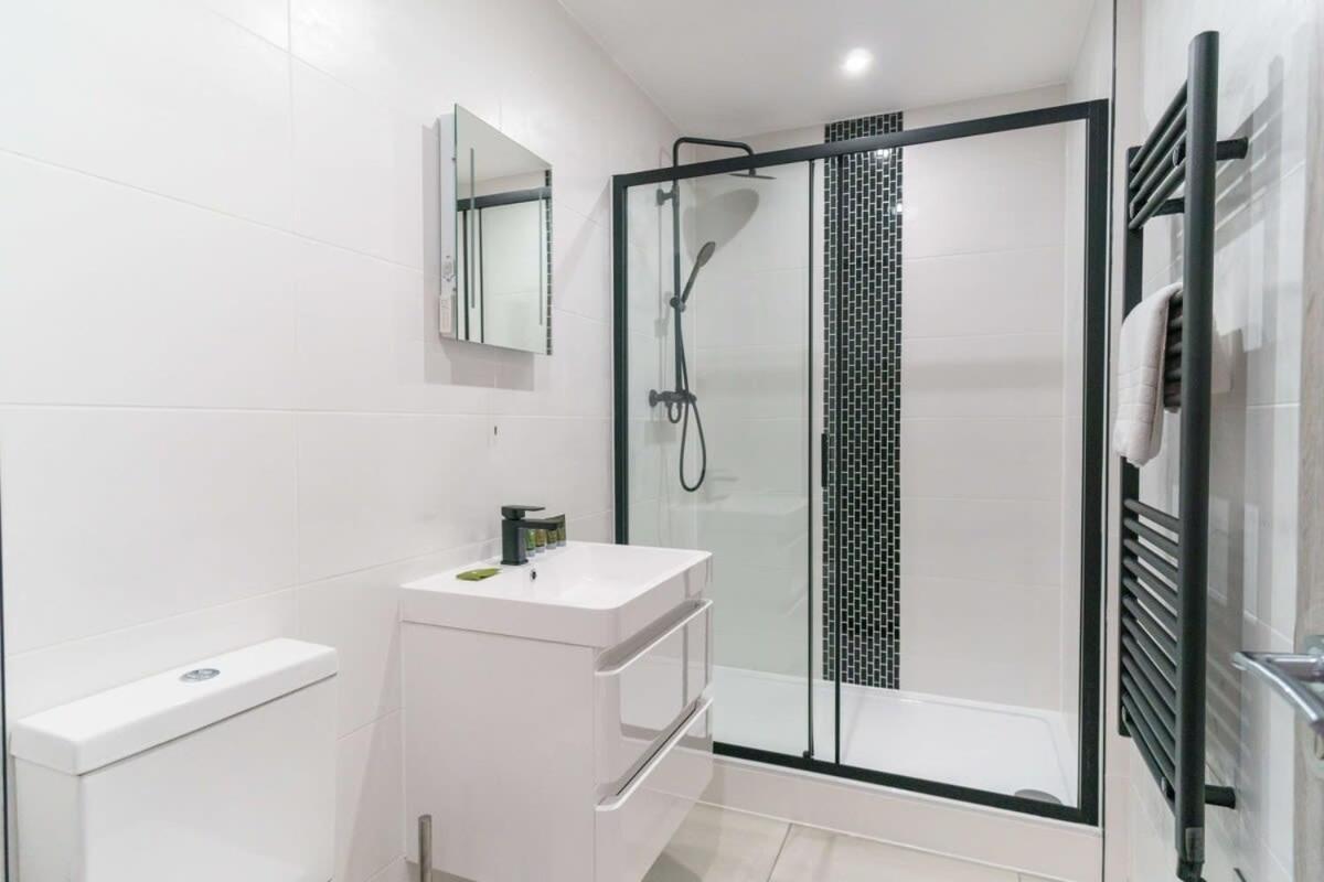 Modern 1 Bedroom Apartment In Preston Centre Eksteriør bilde
